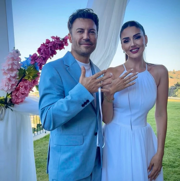 Tolga Güleç ile Öykü Cengiz'den Mutluluk Pozu