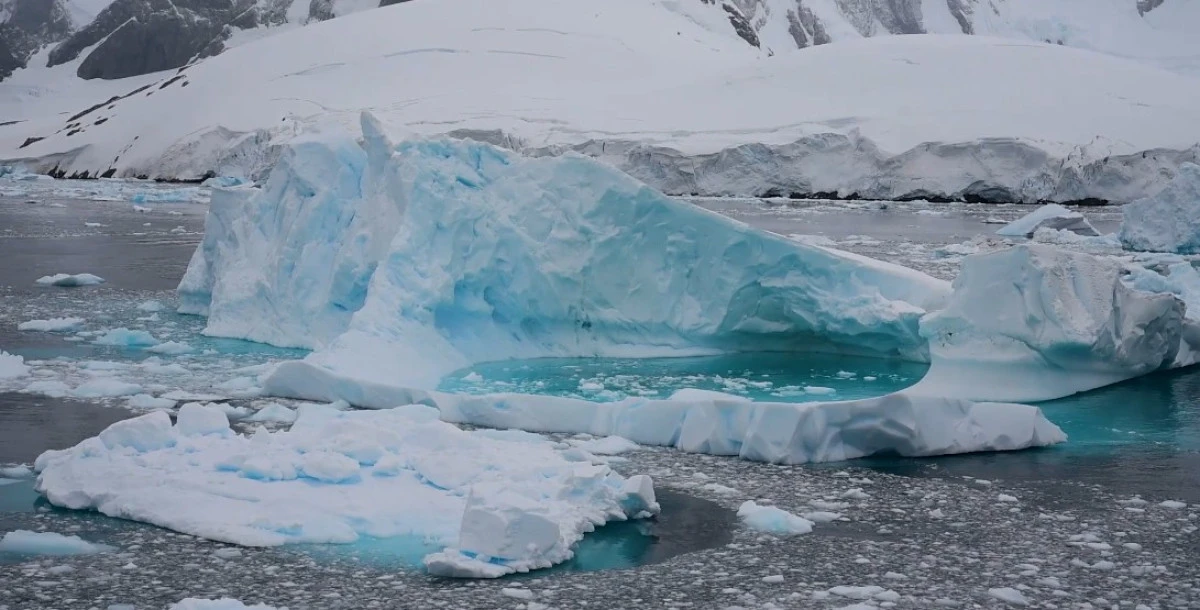 17 Kişilik Ekip Bilimsel &Ccedil;alışmalarını Ger&ccedil;ekleştirmek &Uuml;zere İstanbul&rsquo;dan Beyaz Kıta&rsquo;ya Doğru Yola &Ccedil;ıktı