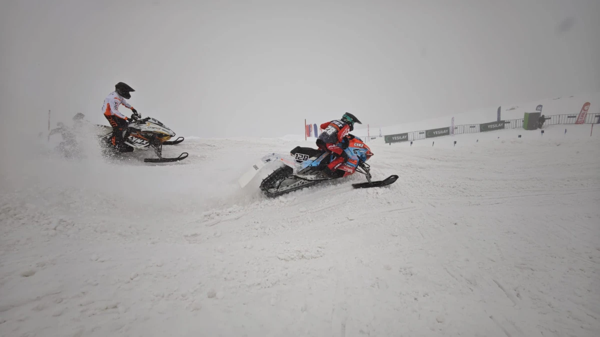 1.800 Metrede Dev Final: Yeşilay D&uuml;nya Kar Motosikleti Şampiyonası Sona Erdi