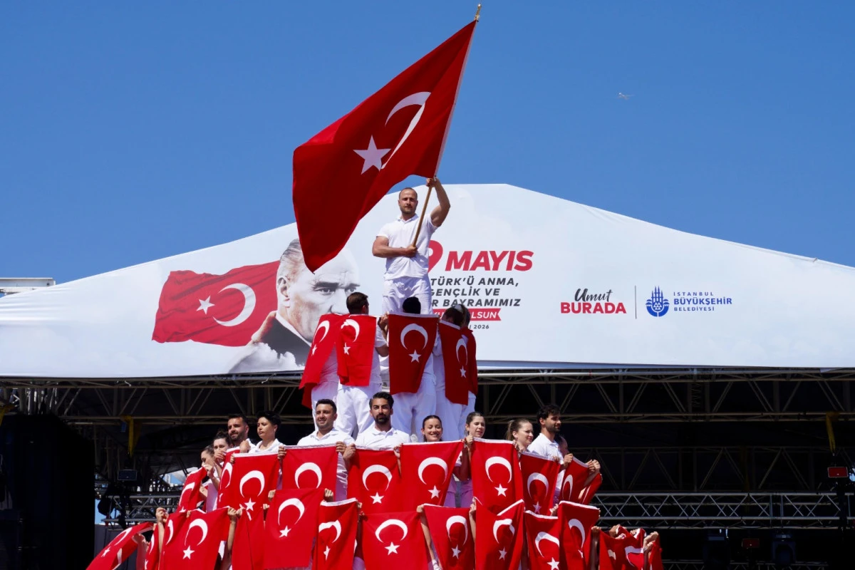 19 Mayıs K&uuml;llerimizden Doğduğumuz G&uuml;nd&uuml;r: İstanbul&rsquo;da &Ouml;zlenen Bayram Rit&uuml;elleri Geri D&ouml;nd&uuml;