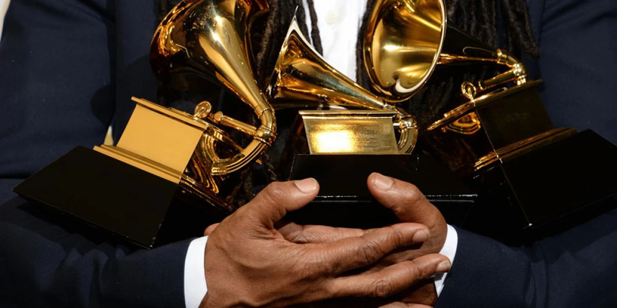 2027 Pre-Grammy Galası Unutulmaz Prod&uuml;kt&ouml;r Clive Davis Anısına D&uuml;zenlenecek