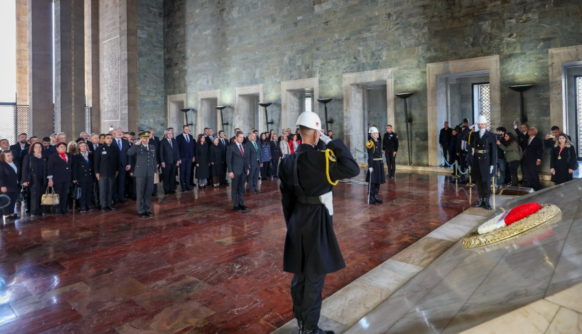 39. Olağan Kurultay Başlıyor: CHP'nin İlk Durağı Anıtkabir Oldu