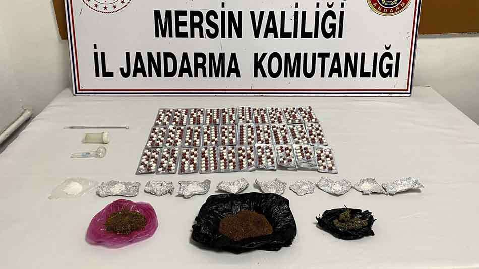 402 uyuşturucu hap, esrar ve sentetik uyuşturucu ele geçirildi!