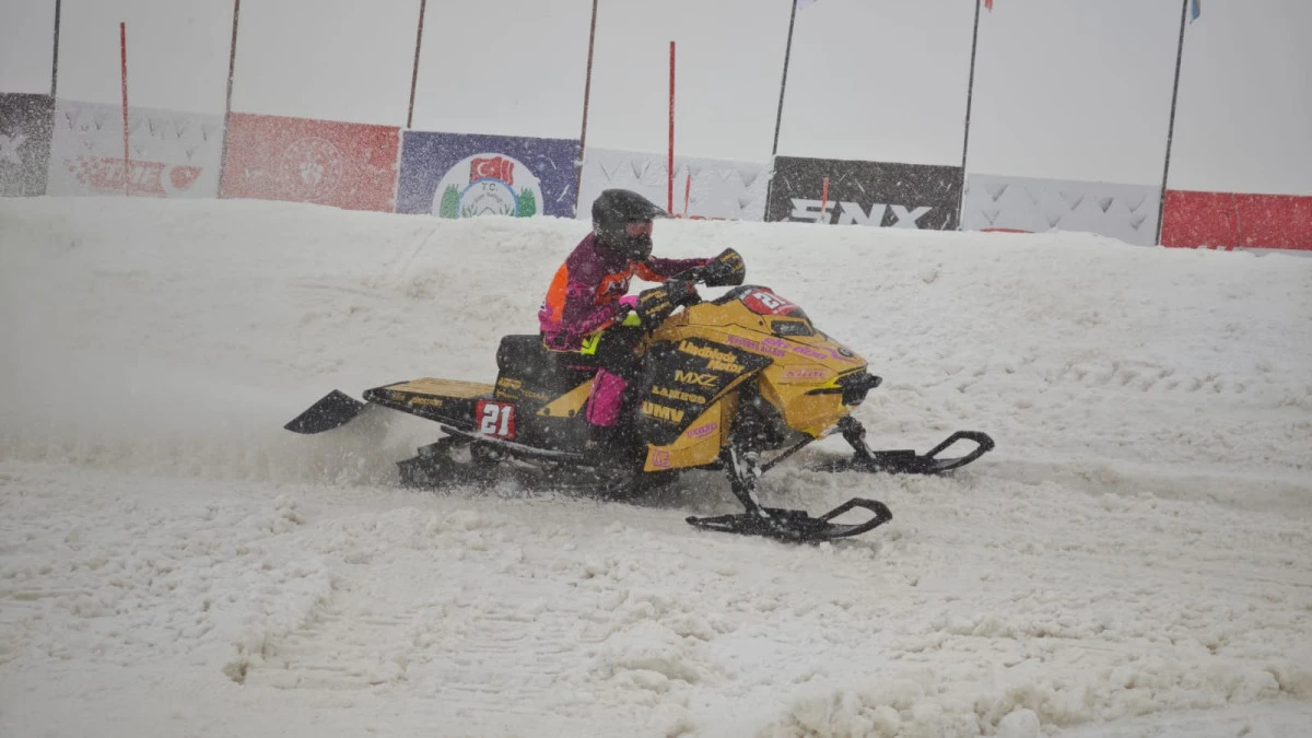 8 &Uuml;lkeden 28 Dev Sporcu Rize&rsquo;nin 2 Metrelik Karında Yarışıyor