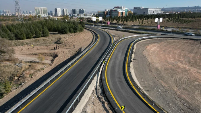 ABB, Sabancı ve Ankara Bulvarı Bağlantı Kavşağını Yonca Tipi Yaparak Trafik Akışını Hızlandırdı