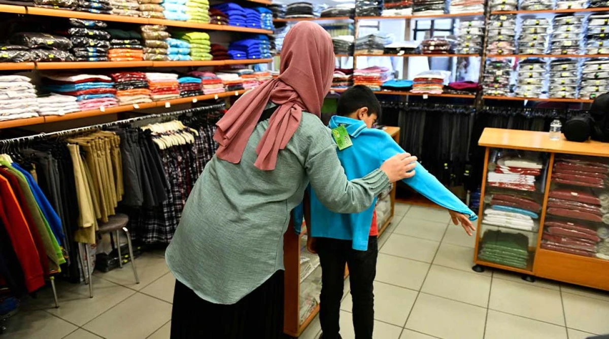 ABB’den Ailelere 1000 TL’lik Okul Kıyafeti Yardımı