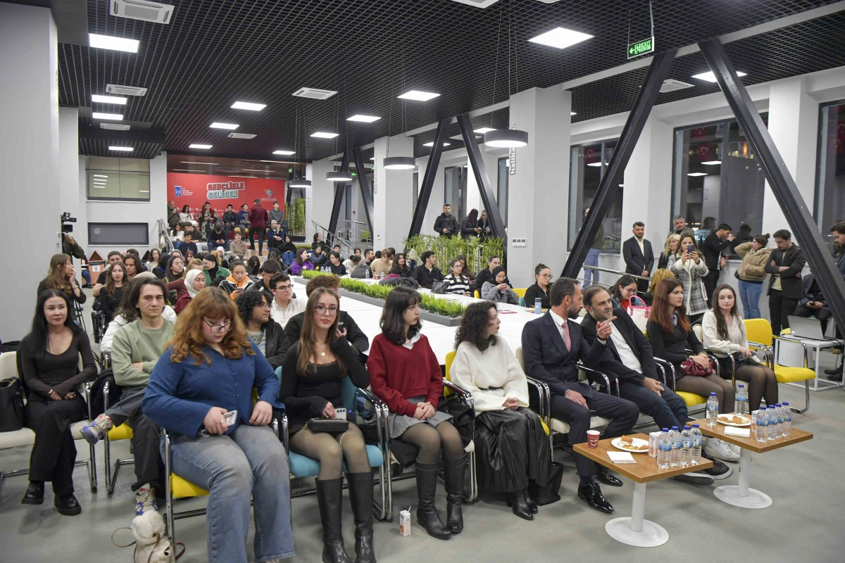 ABB’den Gençlere 7 Dilde Ücretsiz Eğitim Fırsatı Etiketleri