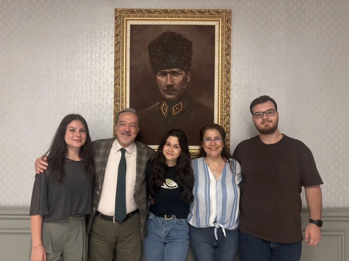 Acıbadem Üniversitesi Öğrencileri Sahneye Hazır: Yeni Sezon Başladı