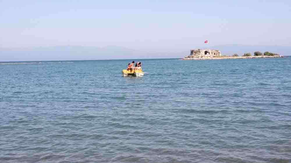 Adana'da denize giren iki arkadaştan biri boğuldu