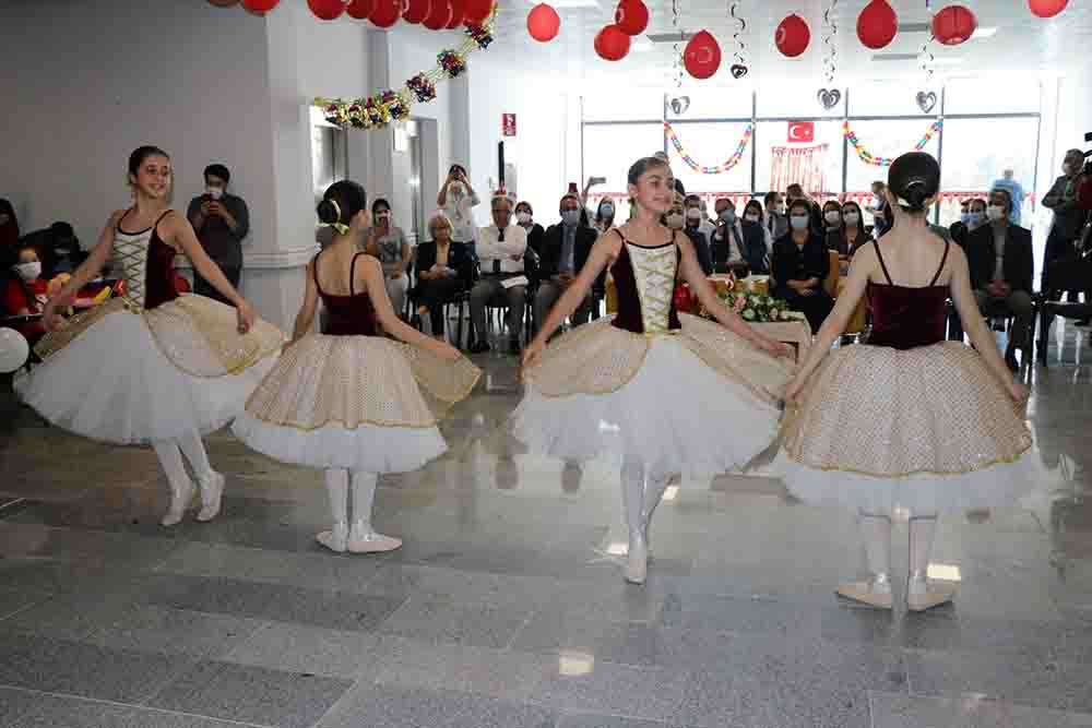Adana'da kanser tedavisi gören çocuklar için 23 Nisan kutlaması yapıldı