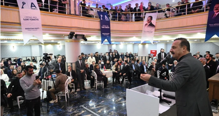 Ağıralioğlu'ndan &Uuml;slup Mesajı: Biz Kimseyle Değil, Memleketin Sorunlarıyla Kavga Ediyoruz