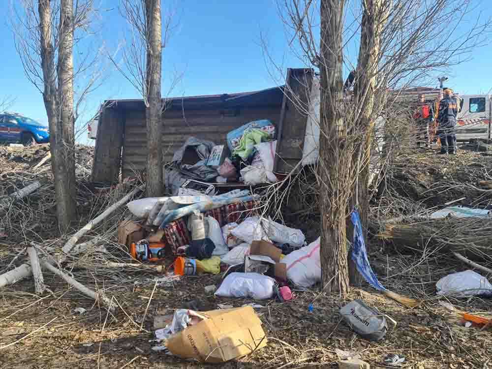 Ağrı'da kamyon şarampole yuvarlandı, 2'si çocuk 5 kişi yaşamını yitirdi