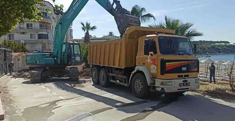 Altınkum Plajı'nda yoğun çalışma devam ediyor 