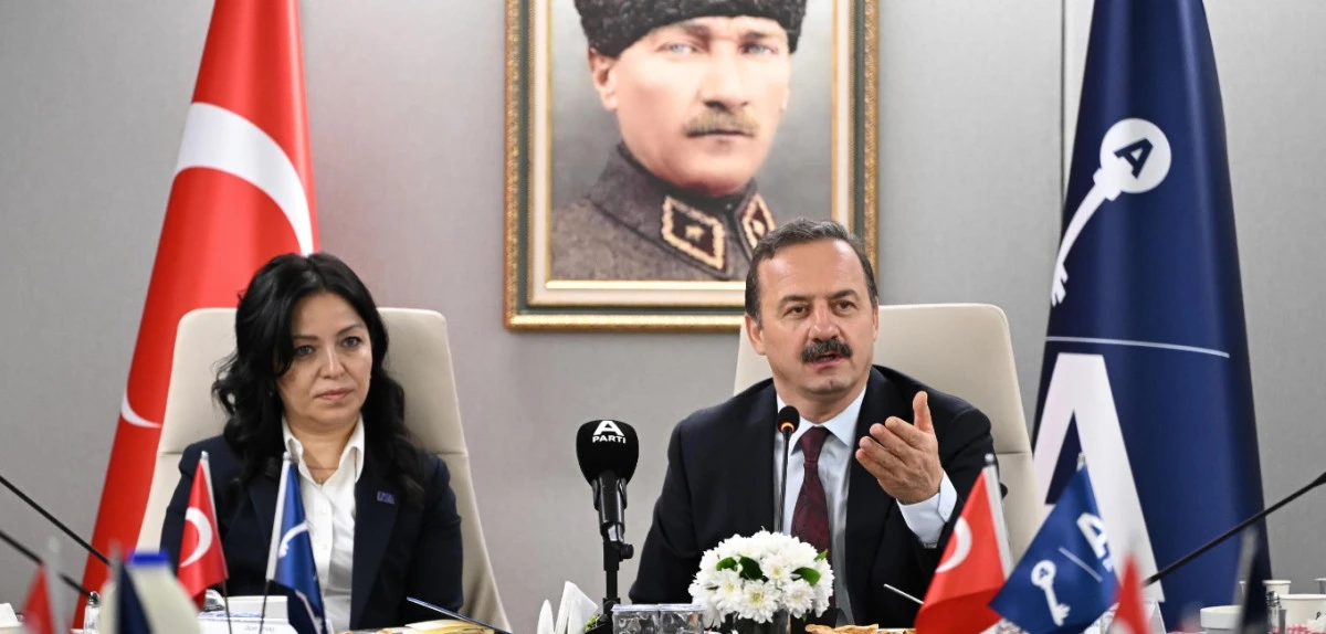 Anahtar Parti&rsquo;den kadınlara &ccedil;ağrı: Memleketin kaderine el koyun