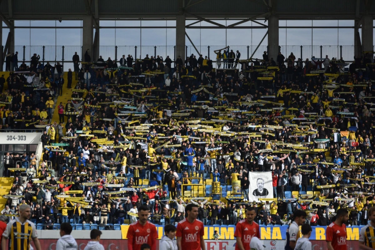 Ankarag&uuml;c&uuml;&rsquo;ne 1000 Bilet Desteği: Mesut &Ouml;zarslan "İmalat-ı Harbiye"nin Yanında