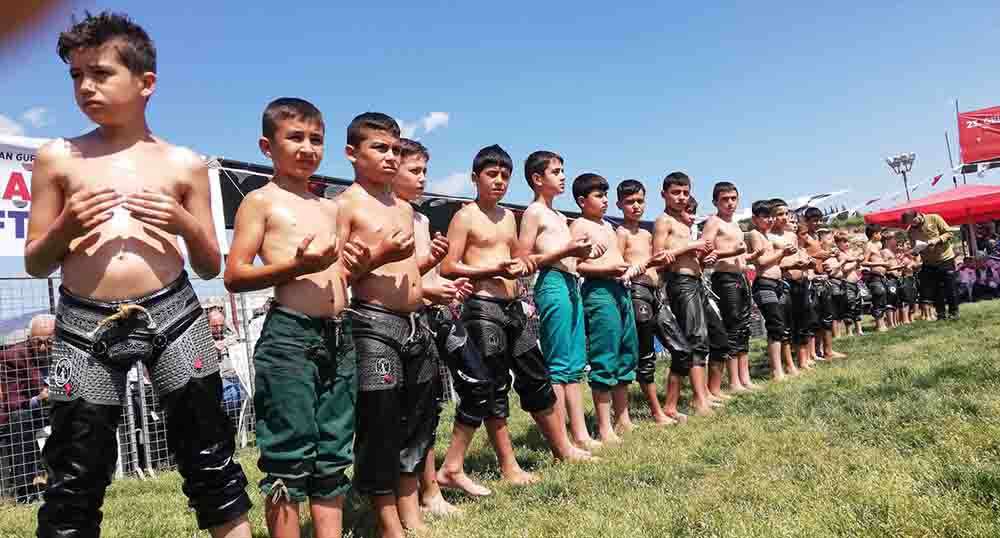 Antalya'da 23. Kumluca Yağlı Güreşleri başladı