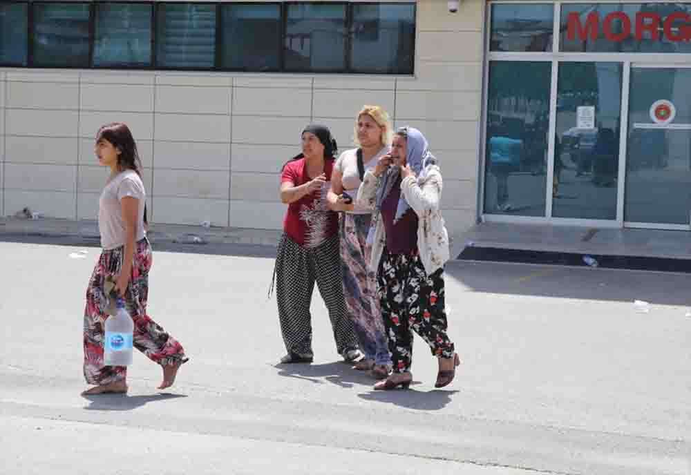 Antalya'da bir kişinin tabancayla oynarken kuzenini öldürdüğü iddiası