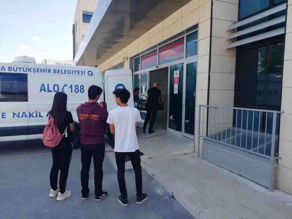 Antalya'da kayalıklardan düşen genç kadın hayatını kaybetti 