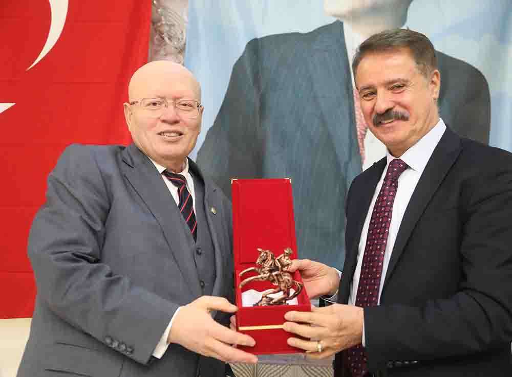 Atakum Belediye Başkanı Cemil Deveci Cumhuriyet’i ileriye taşıyacak nesillere Atatürk’ü keşfettirmeye çalışıyoruz 