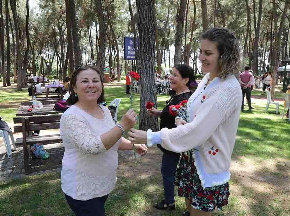Aydın Büyükşehir Belediyesi'nin Anneler Günü’ne özel etkinlik düzenledi 