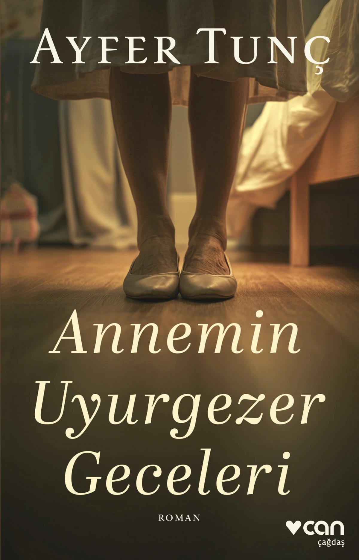 Ayfer Tunç’un merakla beklenen yeni romanı Annemin Uyurgezer Geceleri raflarda!