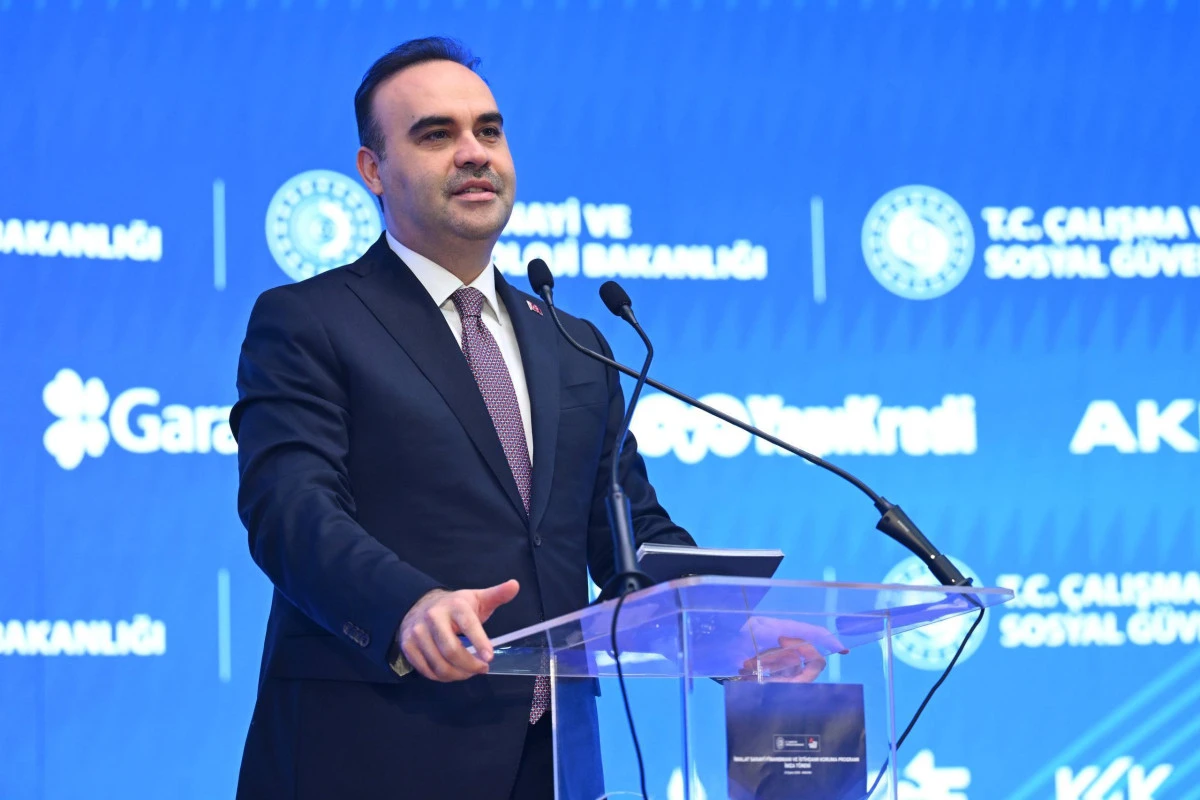 Bakan Kacır, B&uuml;y&uuml;me Rakamlarını Değerlendirdi