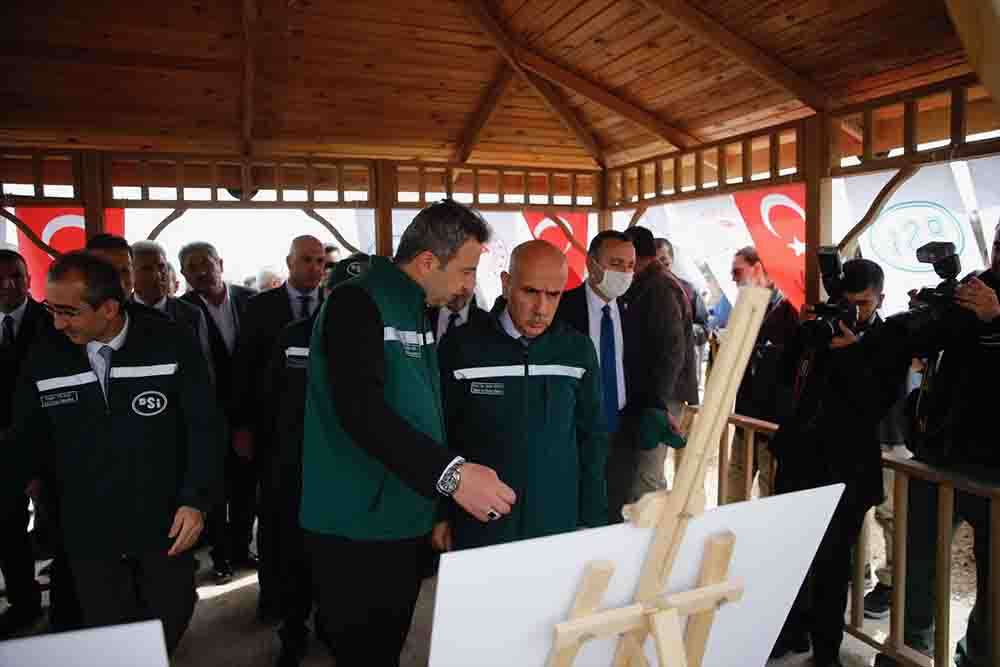 Bakan Kirişci, AK Parti Eskişehir İl Başkanlığını ziyaret etti