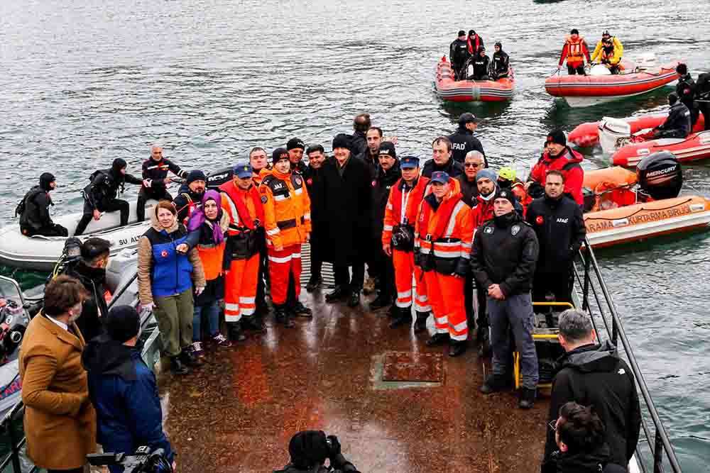 Bakan Soylu, Diyarbakır Kentsel Arama Kurtarma Ekipleri Tatbikatına  katılım sağladı 