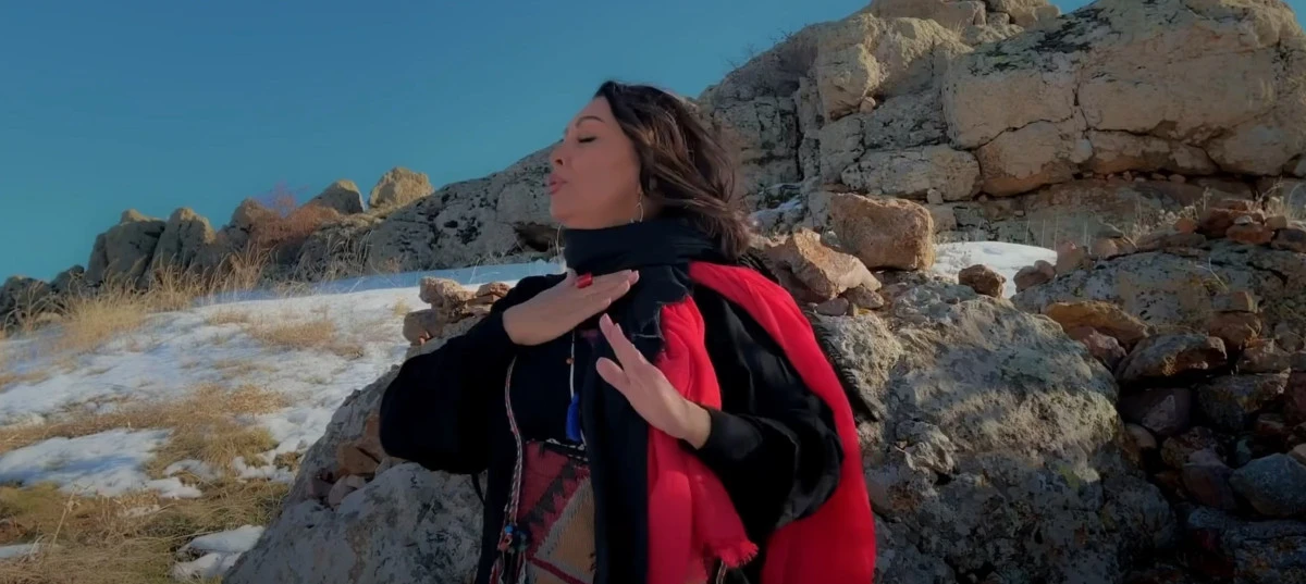 Beste Makinası Gülperi Öztürk’ten Yeni Tekli: “İncilerin Mi Dökülür”