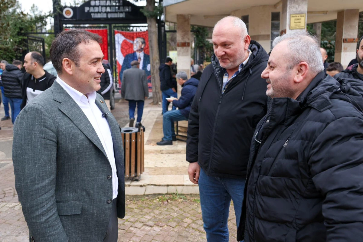 Bilecik&rsquo;in Asırlık Geleneği S&uuml;r&uuml;yor: Cuma Namazı Sonrası Şifalı Pilav İkramı