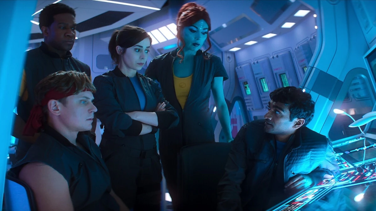 Black Mirror&rsquo;ın Yaratıcısından Yeni Netflix Projesi: 'Blackmere' G&ouml;rselleriyle G&uuml;ndemde!