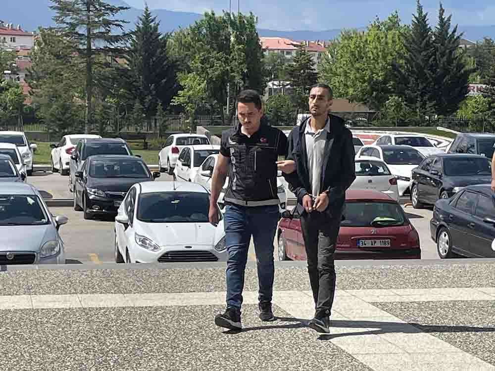 Bolu'da beline sardığı uyuşturucuyla yakalanan zanlı tutuklandı