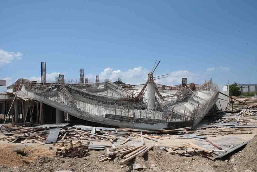 Bolu'da yöresel ürünler pazarının inşaatında çökme yaşandı