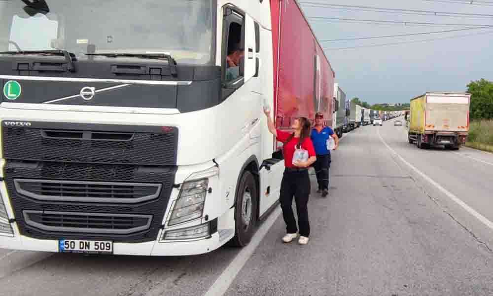 Bulgaristan'a açılan Hamzabeyli Sınır Kapısı'ndaki tır kuyruğu devam ediyor