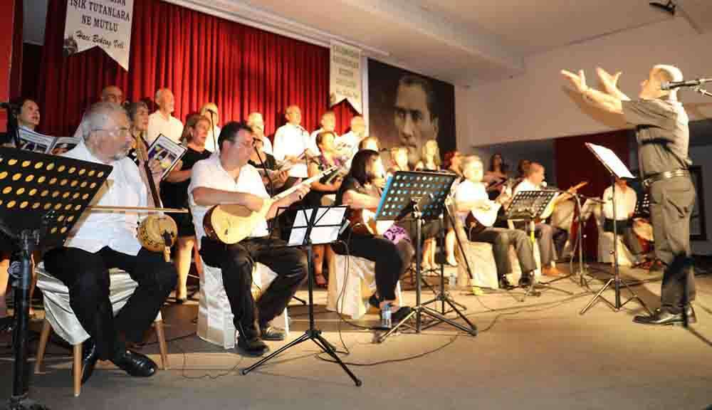 Burhaniye Alevi Kültür Derneği Korosu yazı müzik ile karşıladı 