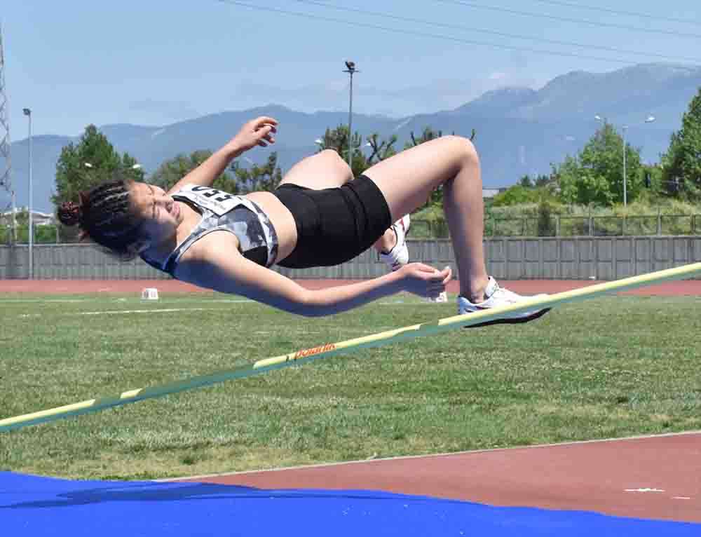 Bursa'da 800'den fazla sporcunun katıldığı atletizm müsabakaları başladı