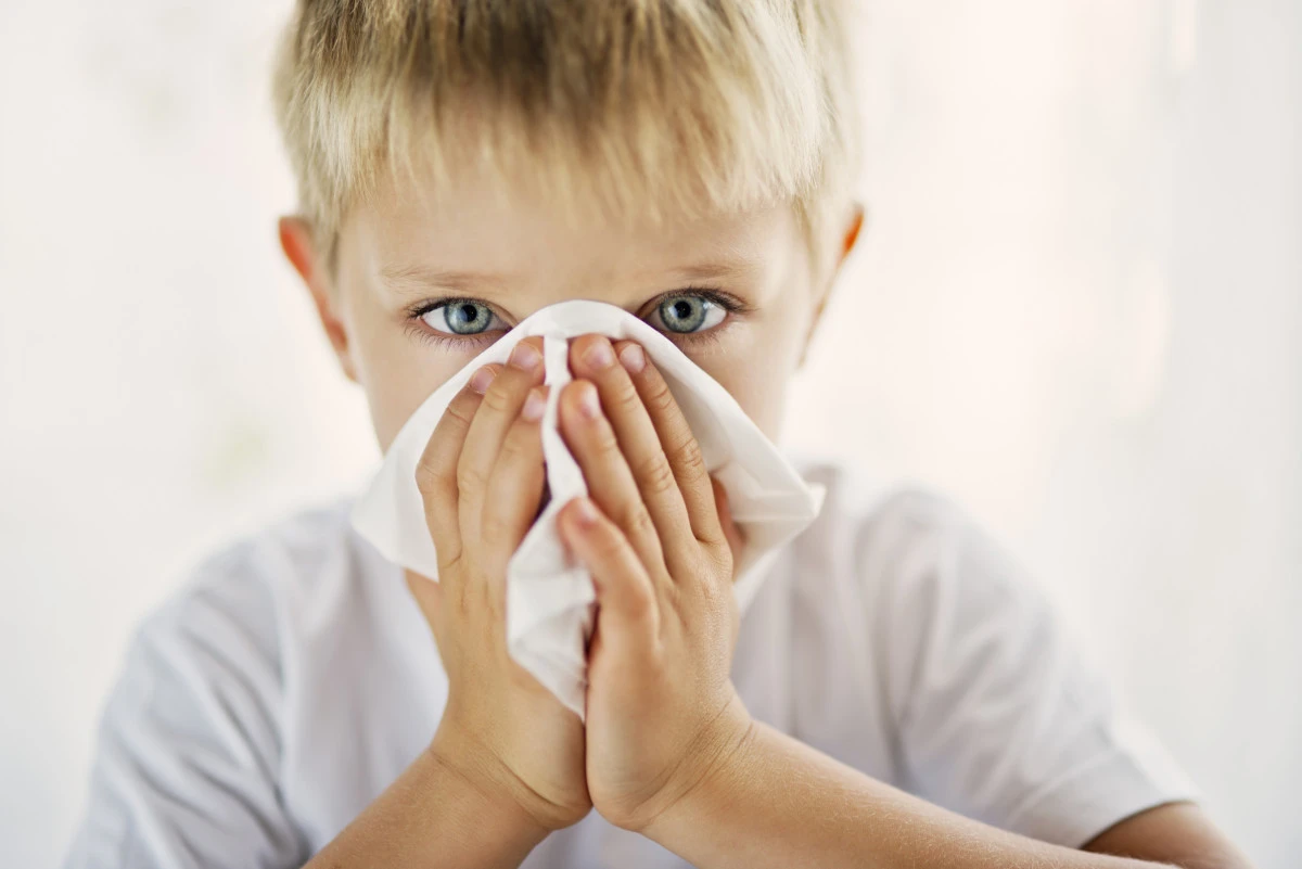 Çocuklarda Burun Akıntısı Basit Bir Nezle Olmayabilir!