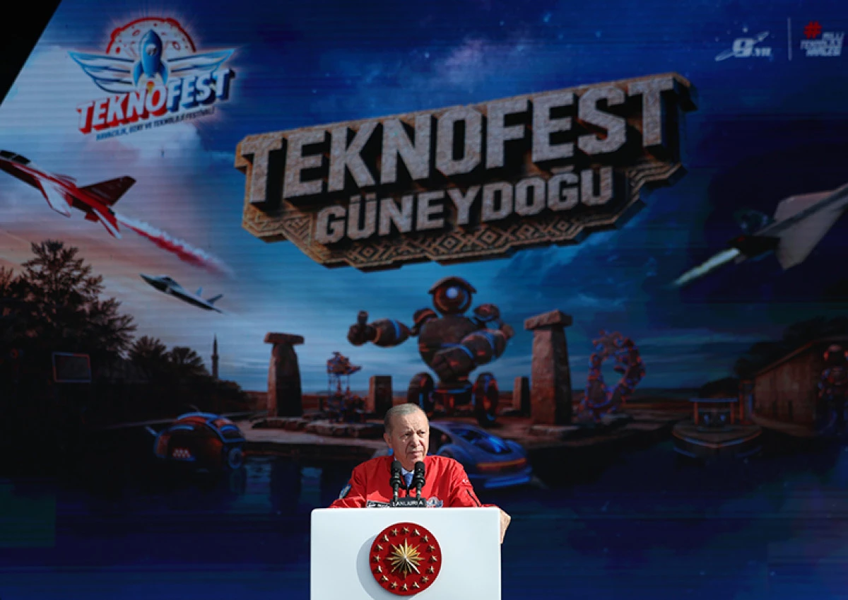 Cumhurbaşkanı Erdoğan Sanliurfa'da Gen&ccedil;lerle Buluştu: T&uuml;rkiye Y&uuml;zyılı TEKNOFEST Kuşağının İzinı Taşıyacak