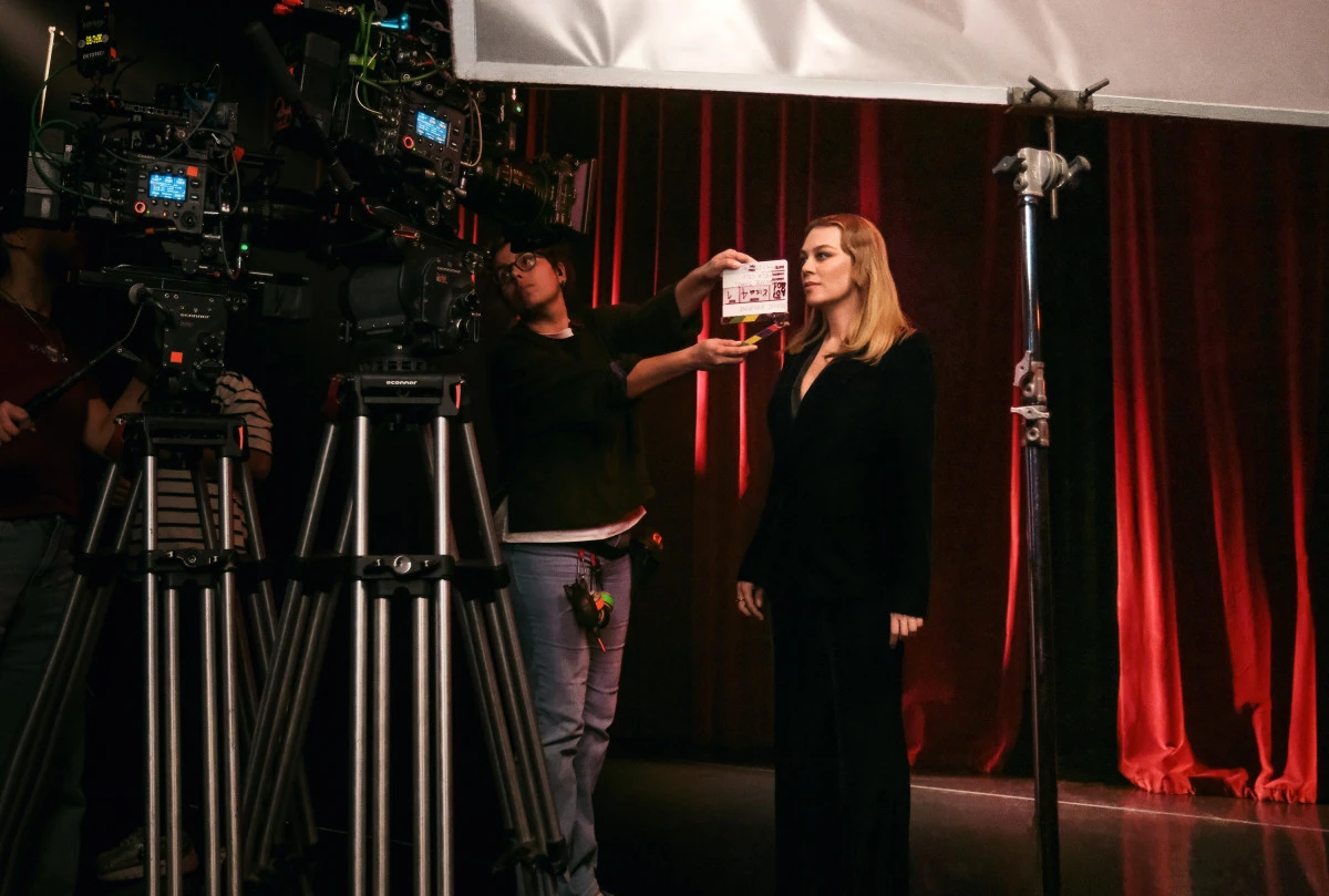 Demet Evgâr’dan Kırmızı Işık Uygulamasıyla Şiddete Dur Çağrısı