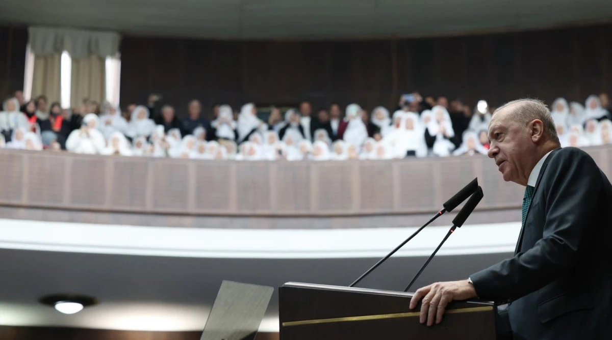 Cumhurbaşkanı Erdoğan'dan Deprem Konutlarında B&uuml;y&uuml;k M&uuml;jde: Neredeyse D&ouml;rtte Bir Fiyatına Ev Sahibi Olunacak