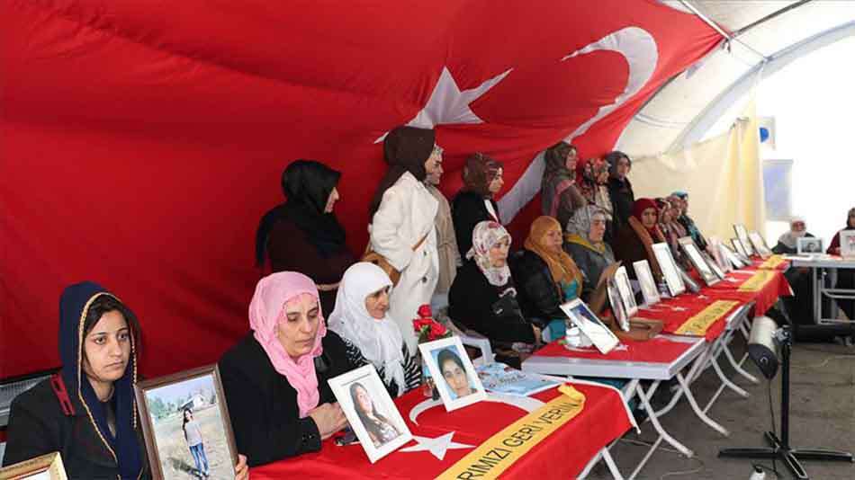 Diyarbakır annelerinin evlat nöbeti kararlılıkla sürüyor