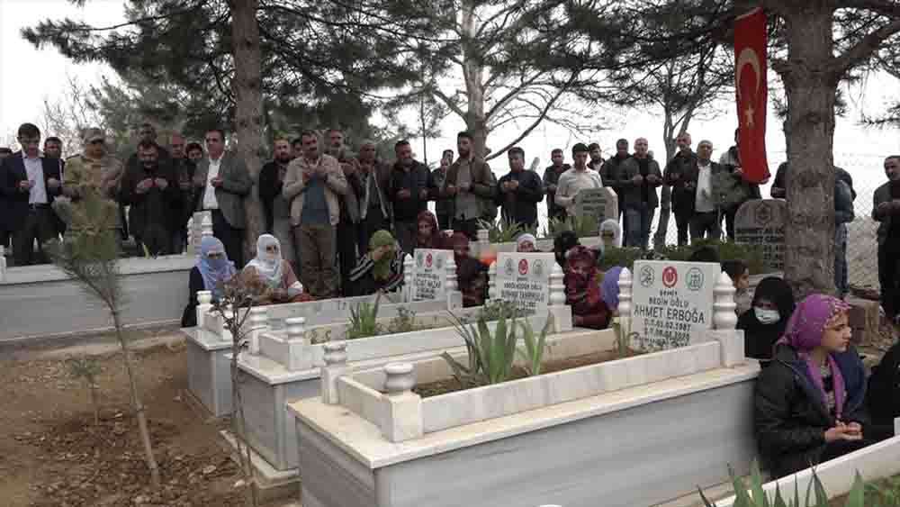 Diyarbakır'daki terör saldırısında şehit düşen orman işçileri için anma töreni düzenlendi 