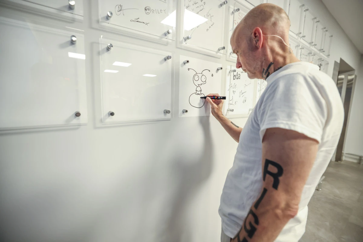 D&uuml;nyaca &Uuml;nl&uuml; Moby Zorlu PSM&rsquo;de Sahne Aldı!