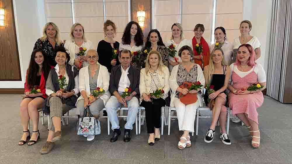 Dursun Özbek, Galatasaraylı kadın üyelerle bir araya geldi