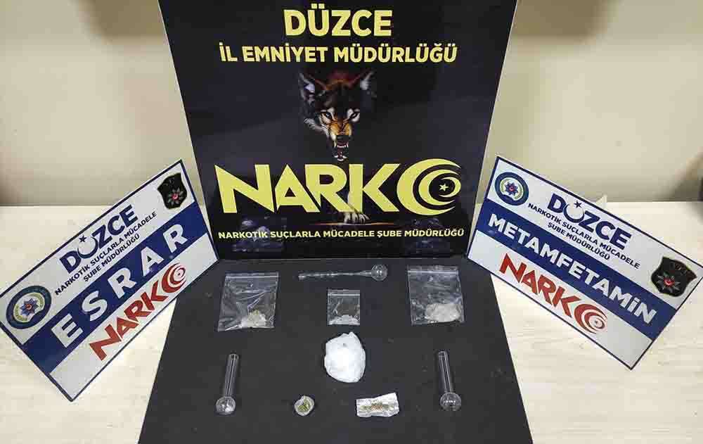Düzce'de uyuşturucu operasyonunda yakalanan 4 şüpheliden 2'si tutuklandı
