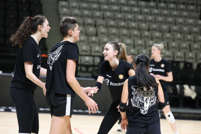 Eczacıbaşı Dynavit, deplasmanda Beşiktaş ile karşılaşacak