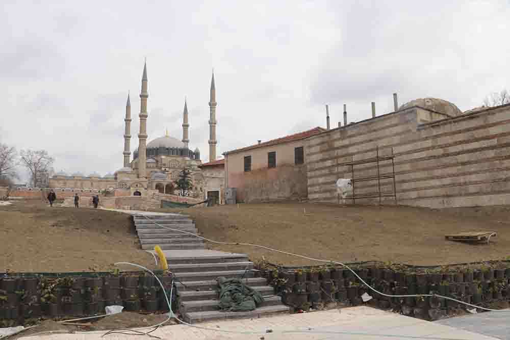 Edirne Kent Konseyi'nden tarihi hamam ve hanın Selimiye Meydan Projesi'ne  talep