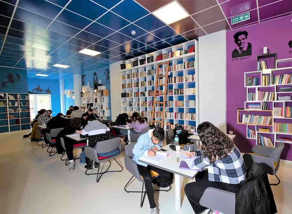 Efeler Belediye Başkanı Atay’ın kadınlar ve gençler için Kitap Kafe ve Hanımevleri’nin sayısı artıyor 