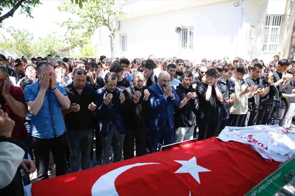 Eskişehir'de yaşamını yitiren tekvandocu son yolculuğuna uğurlandı