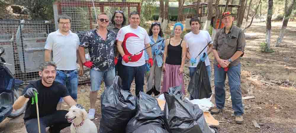 Fethiye'de koydaki çevre temizliğinde bir kamyon çöp toplandı